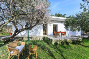 Nice Bungalow in Sumartin with garden, close beach